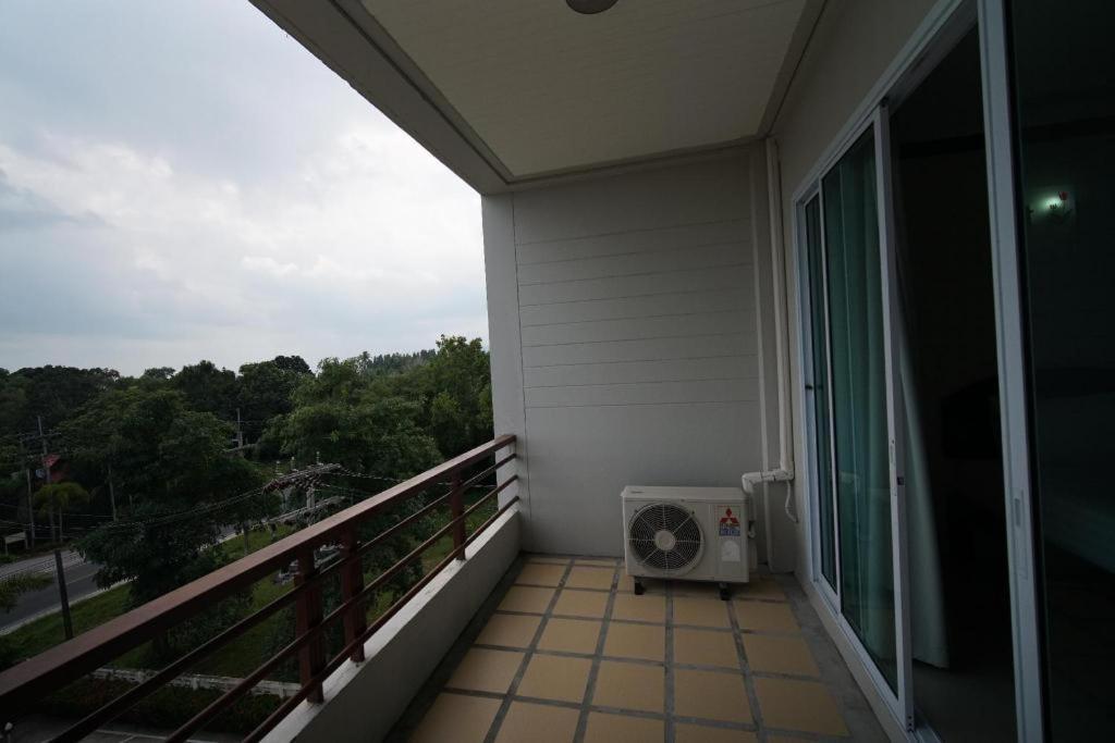 Sea Mountain Khanom Hotel Екстер'єр фото